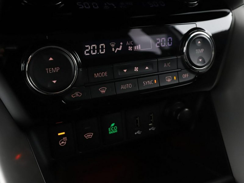 Mitsubishi Eclipse Cross automat kamera niski przebieg grzane fotele tempomat