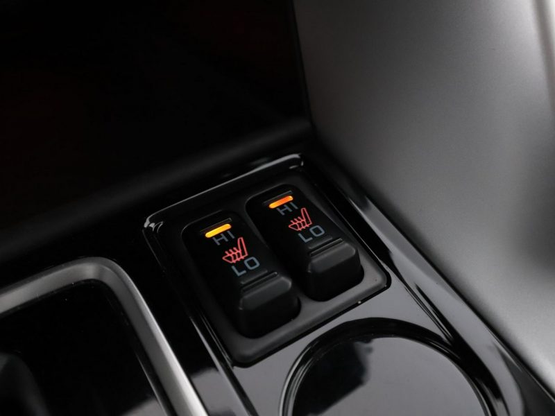 Mitsubishi Eclipse Cross automat kamera niski przebieg grzane fotele tempomat