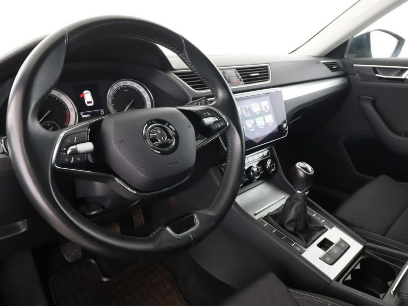 Škoda Superb Business PDC-kamera navi climatronic tempomat III (2015-2023)