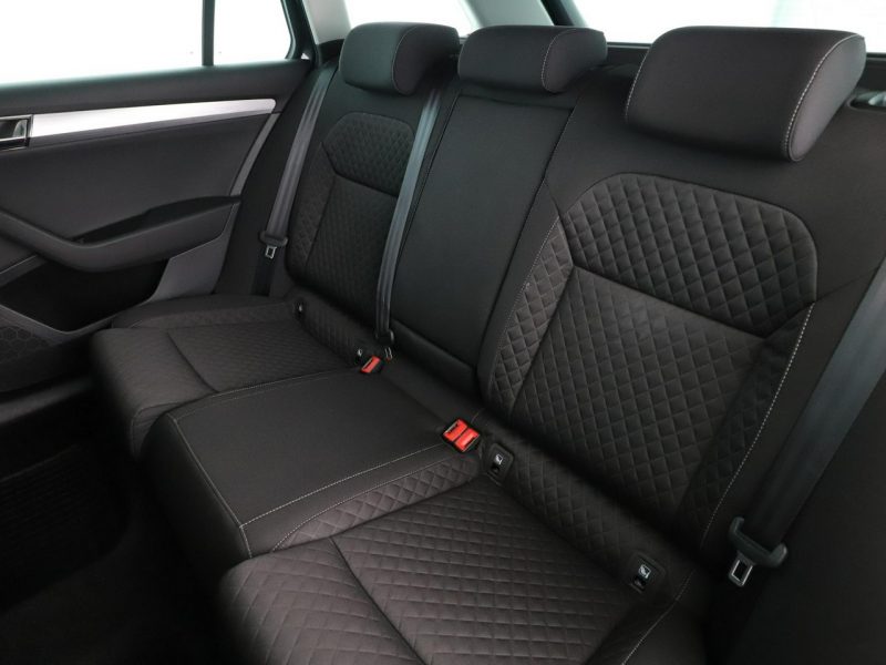 Škoda Superb Business PDC-kamera navi climatronic tempomat III (2015-2023)