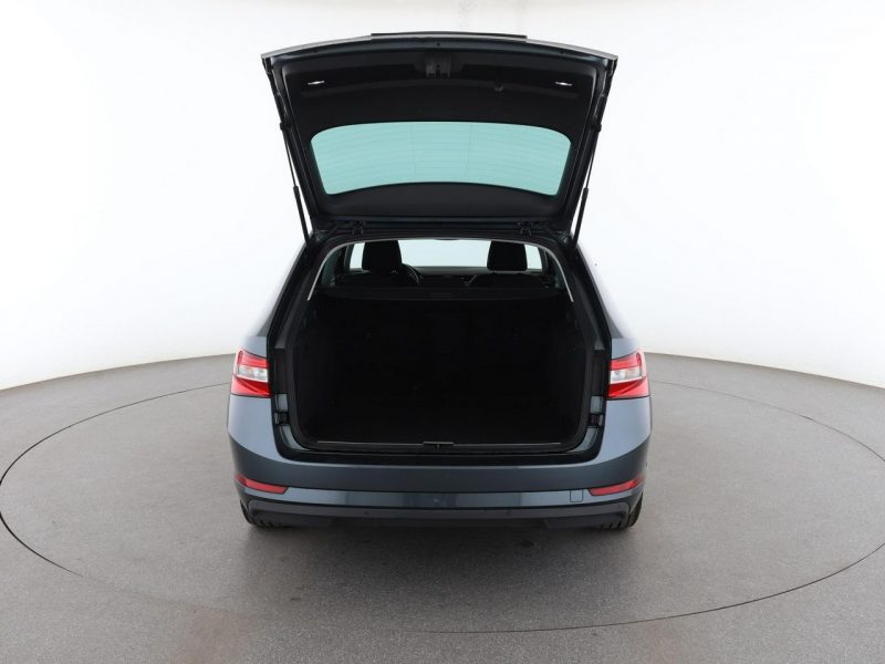 Škoda Superb Business PDC-kamera navi climatronic tempomat III (2015-2023)