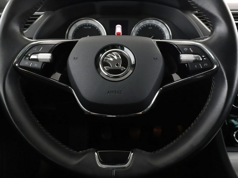 Škoda Superb Business PDC-kamera navi climatronic tempomat III (2015-2023)