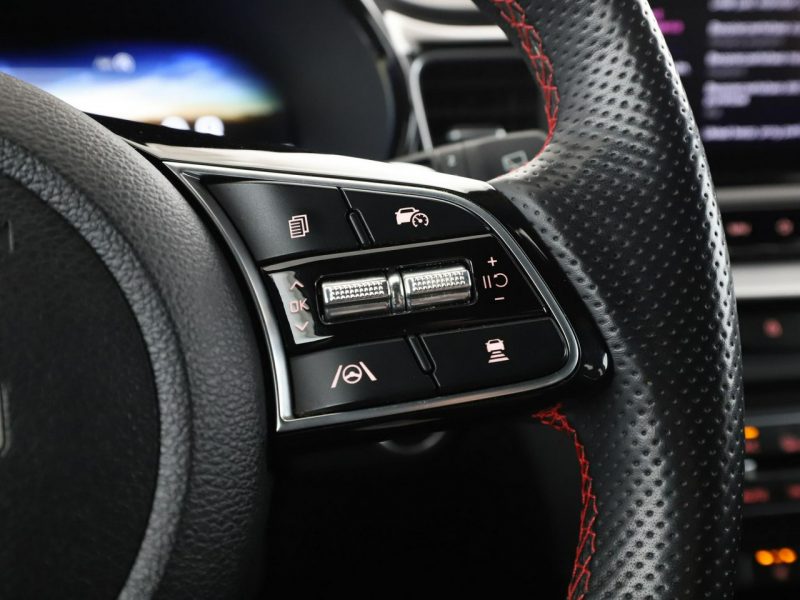 Kia Pro Cee'd lift full LED virtual cocpit skóra/alcantara kamera i czujniki parkowa