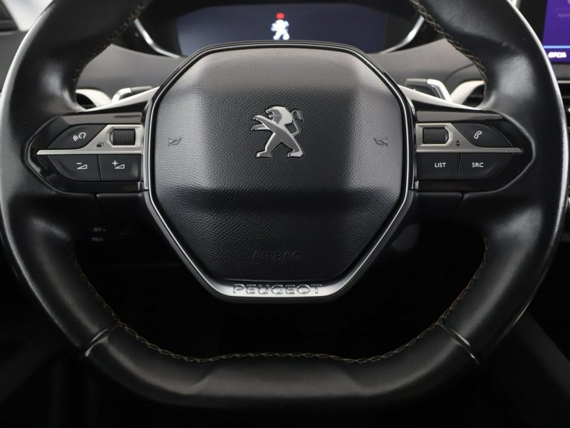 Peugeot 5008 7 os. automat virtual cocpit navi czujniki parkowania II (2017-)