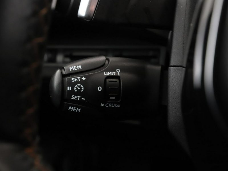 Peugeot 5008 7 os. automat virtual cocpit navi czujniki parkowania II (2017-)