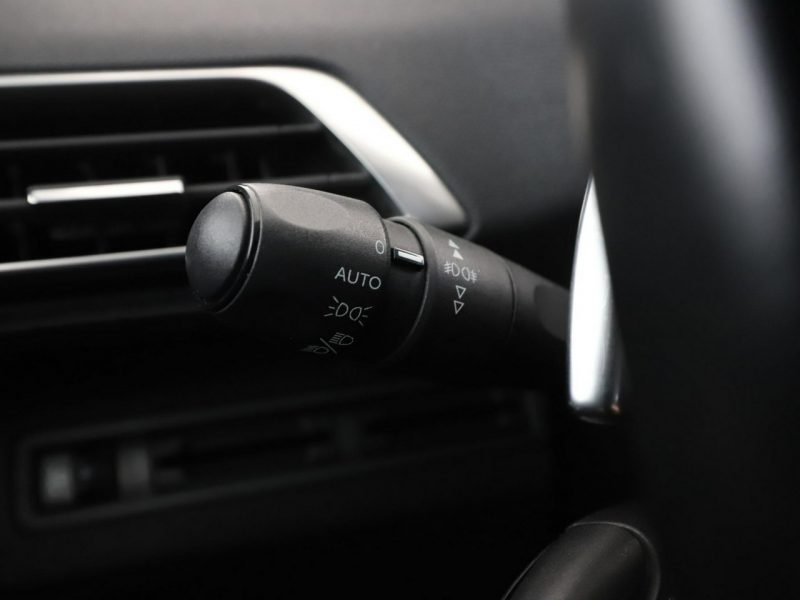 Peugeot 5008 7 os. automat virtual cocpit navi czujniki parkowania II (2017-)