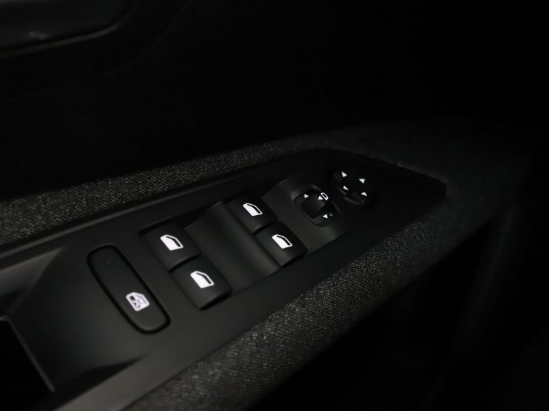 Peugeot 5008 7 os. automat virtual cocpit navi czujniki parkowania II (2017-)