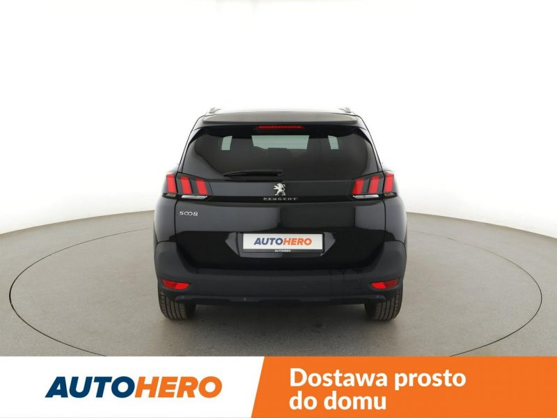 Peugeot 5008 7 os. automat virtual cocpit navi czujniki parkowania II (2017-)