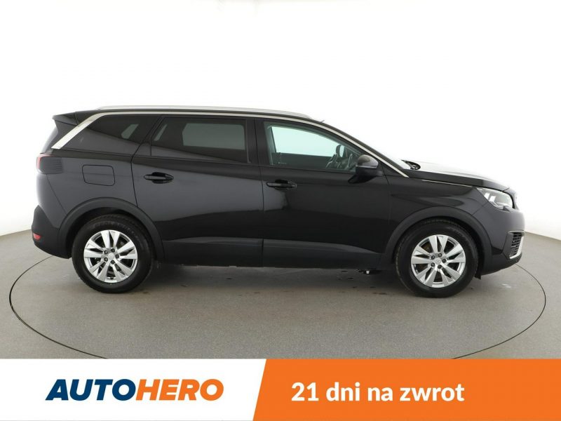 Peugeot 5008 7 os. automat virtual cocpit navi czujniki parkowania II (2017-)