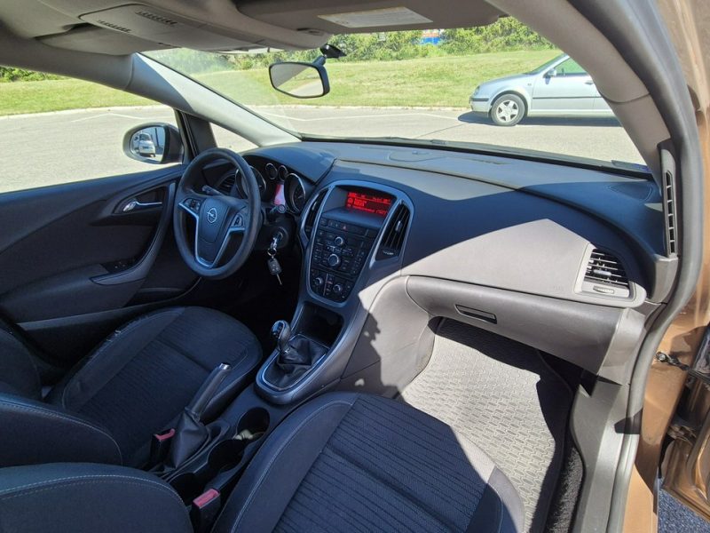 Opel Astra J (2009-2019)