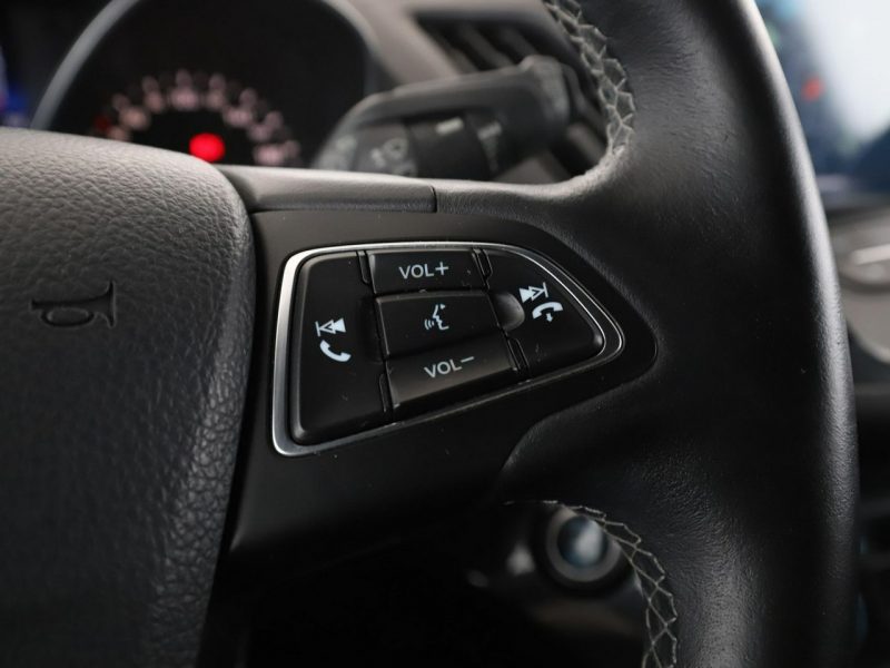 Ford Kuga navi klima auto skóra/alcantara czujniki parkowania II (2012-)