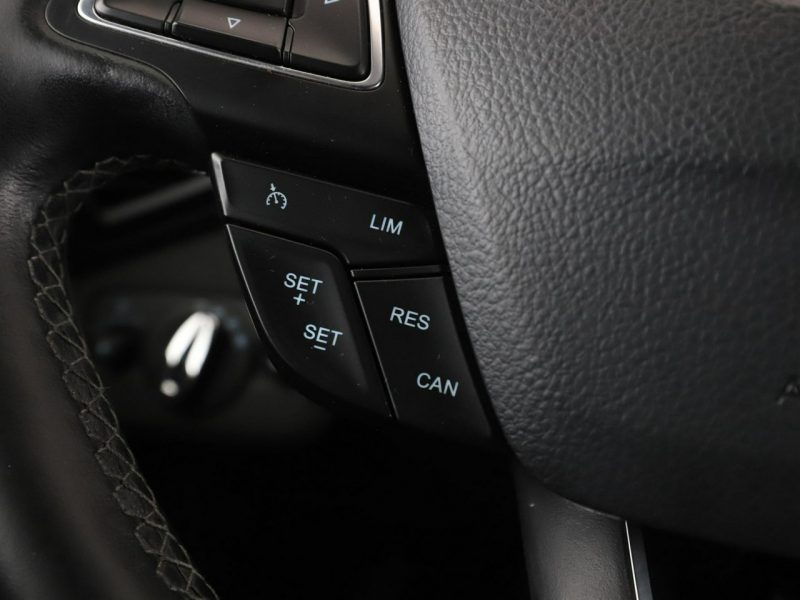 Ford Kuga navi klima auto skóra/alcantara czujniki parkowania II (2012-)