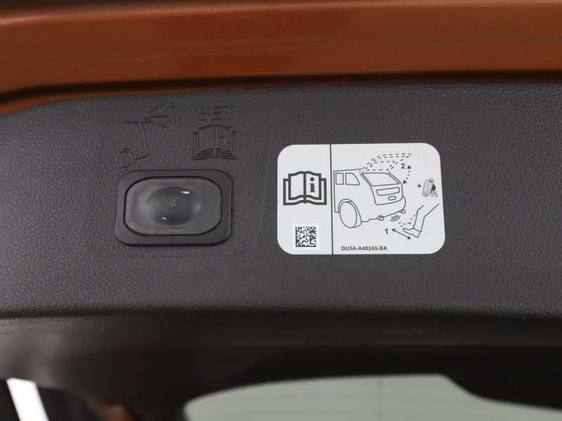 Ford Kuga navi klima auto skóra/alcantara czujniki parkowania II (2012-)