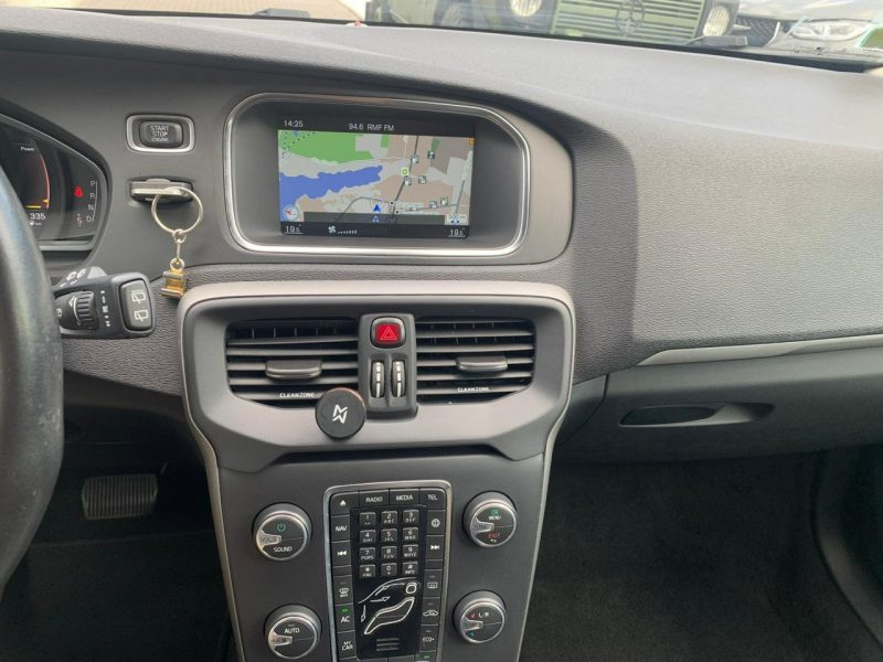 Volvo V40 2.0d Automat FullLED Navi II (2012-)
