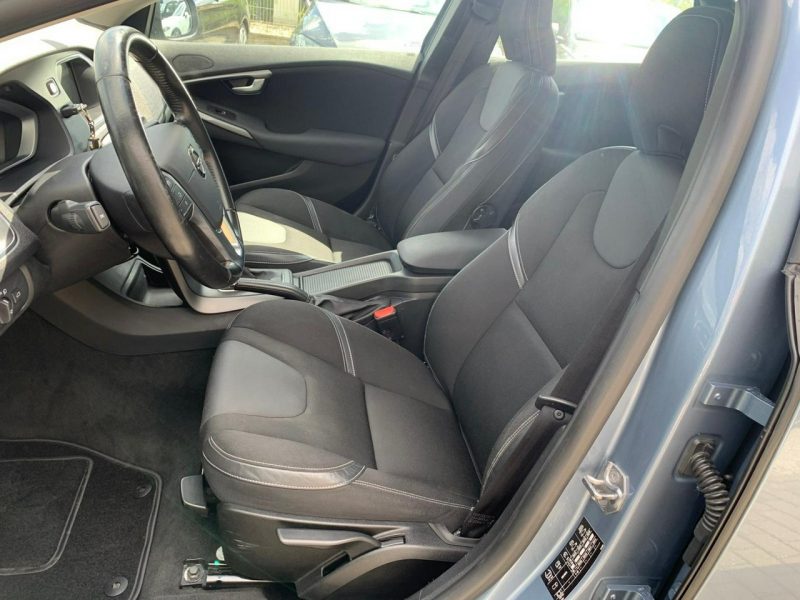 Volvo V40 2.0d Automat FullLED Navi II (2012-)