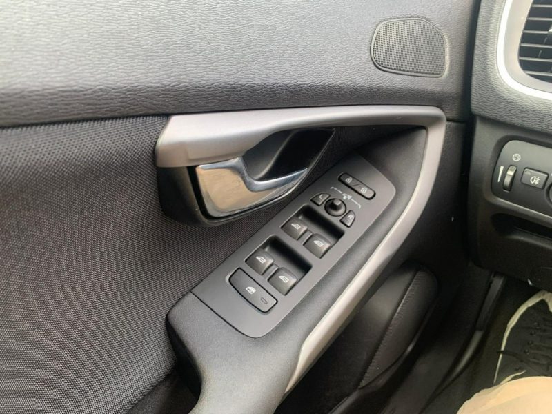 Volvo V40 2.0d Automat FullLED Navi II (2012-)