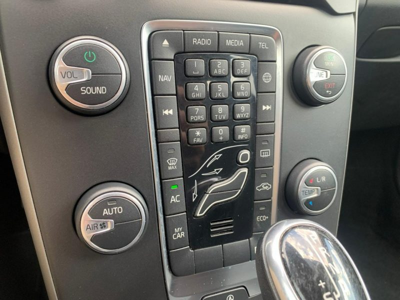 Volvo V40 2.0d Automat FullLED Navi II (2012-)