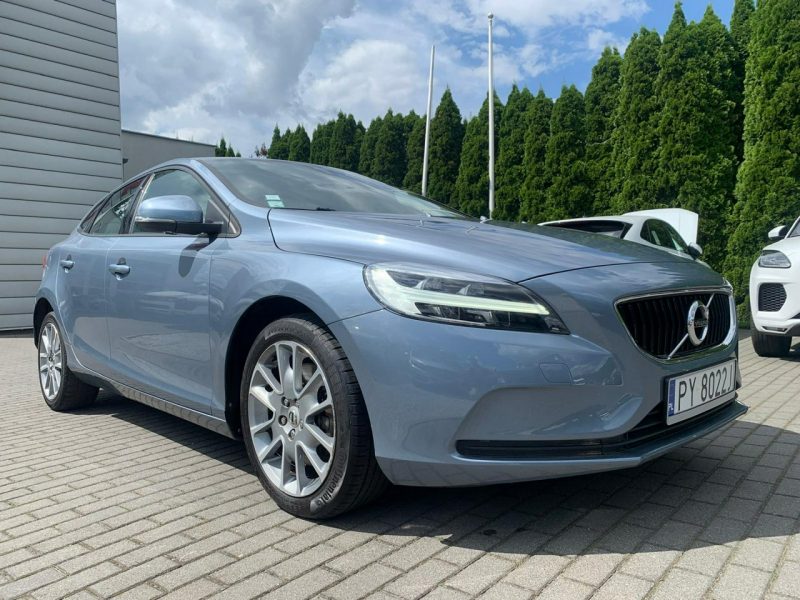Volvo V40 2.0d Automat FullLED Navi II (2012-)