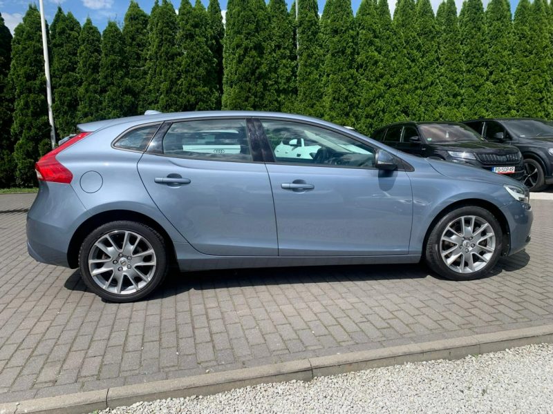 Volvo V40 2.0d Automat FullLED Navi II (2012-)