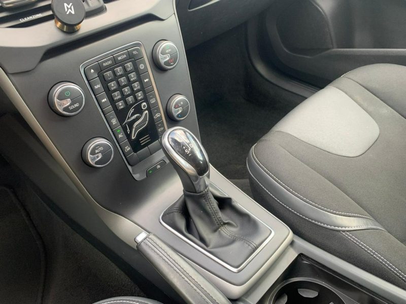 Volvo V40 2.0d Automat FullLED Navi II (2012-)