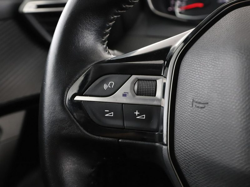 Peugeot 2008 Allure półskóra navi PDC-kamera grzane fotele LED tempomat Bluetooth II (2019-)