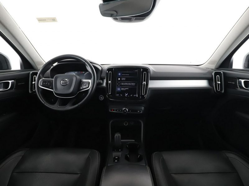 Volvo XC 40 FV24 2.0 T4 Automat Momentum Pro Navi Tempomat Grzana Skóra Kamera LED