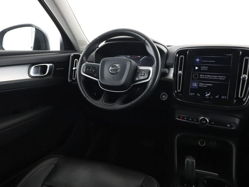Volvo XC 40 FV24 2.0 T4 Automat Momentum Pro Navi Tempomat Grzana Skóra Kamera LED