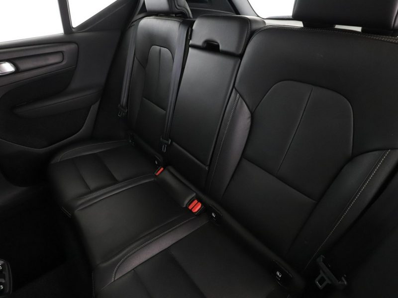 Volvo XC 40 FV24 2.0 T4 Automat Momentum Pro Navi Tempomat Grzana Skóra Kamera LED