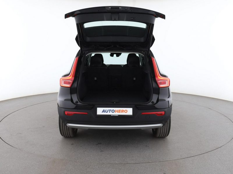 Volvo XC 40 FV24 2.0 T4 Automat Momentum Pro Navi Tempomat Grzana Skóra Kamera LED