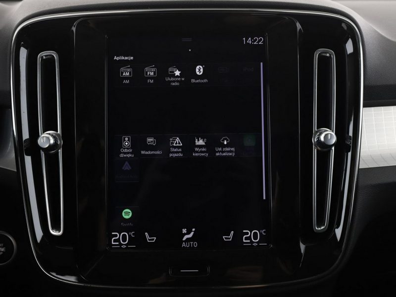 Volvo XC 40 FV24 2.0 T4 Automat Momentum Pro Navi Tempomat Grzana Skóra Kamera LED