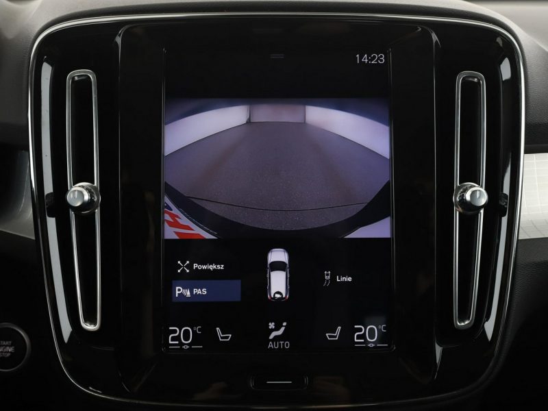 Volvo XC 40 FV24 2.0 T4 Automat Momentum Pro Navi Tempomat Grzana Skóra Kamera LED