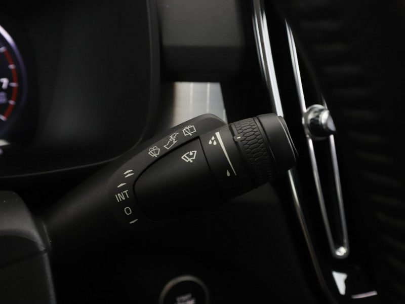 Volvo XC 40 FV24 2.0 T4 Automat Momentum Pro Navi Tempomat Grzana Skóra Kamera LED