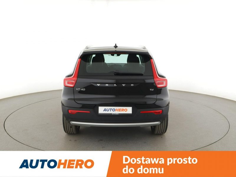 Volvo XC 40 FV24 2.0 T4 Automat Momentum Pro Navi Tempomat Grzana Skóra Kamera LED