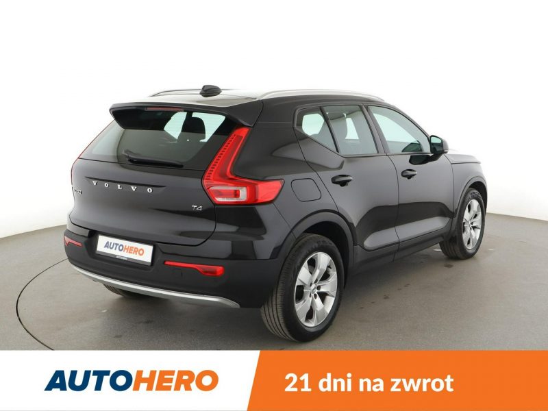 Volvo XC 40 FV24 2.0 T4 Automat Momentum Pro Navi Tempomat Grzana Skóra Kamera LED