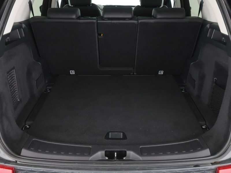 Land Rover Discovery Sport 2.0d Sport Automat AWD Panorama Tempomat Navi GrzanaSkóra Meridian LED