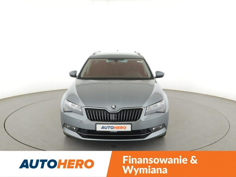 Škoda Superb klima auto grzane fotele czujniki parkowania III (2015-2023)