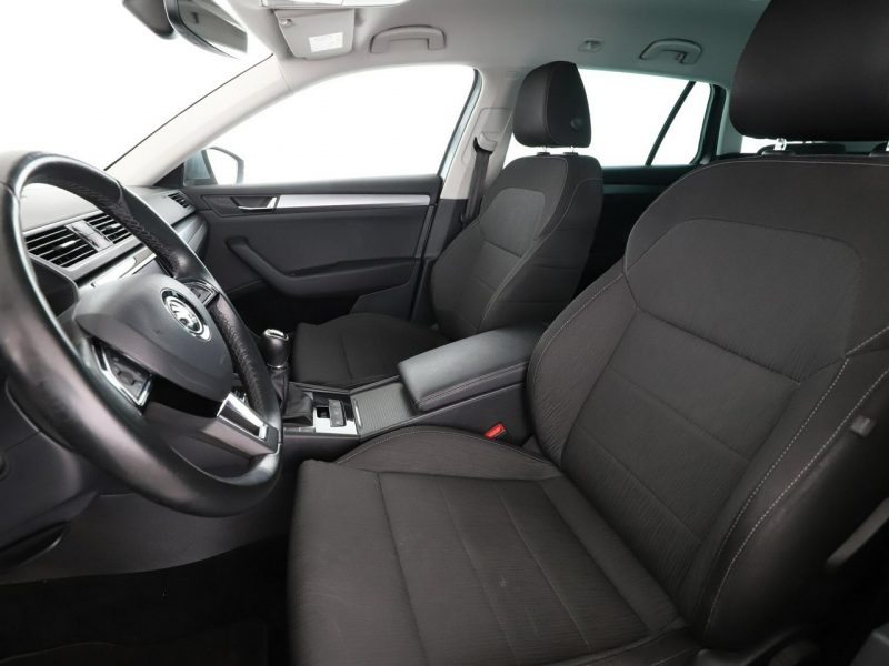 Škoda Superb klima auto grzane fotele czujniki parkowania III (2015-2023)