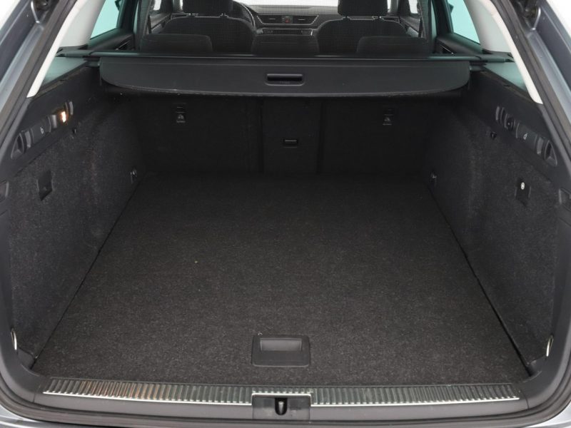 Škoda Superb klima auto grzane fotele czujniki parkowania III (2015-2023)