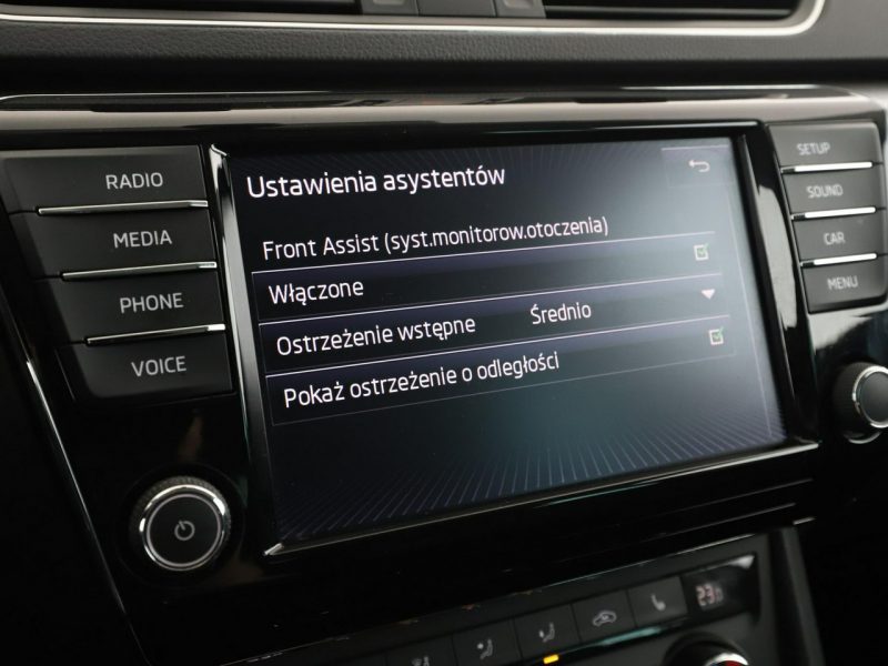 Škoda Superb klima auto grzane fotele czujniki parkowania III (2015-2023)