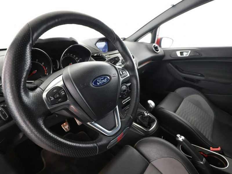 Ford Fiesta klima auto navi RECARO gzrane fotele kamera i czujniki parkowania Mk7 (2008-)