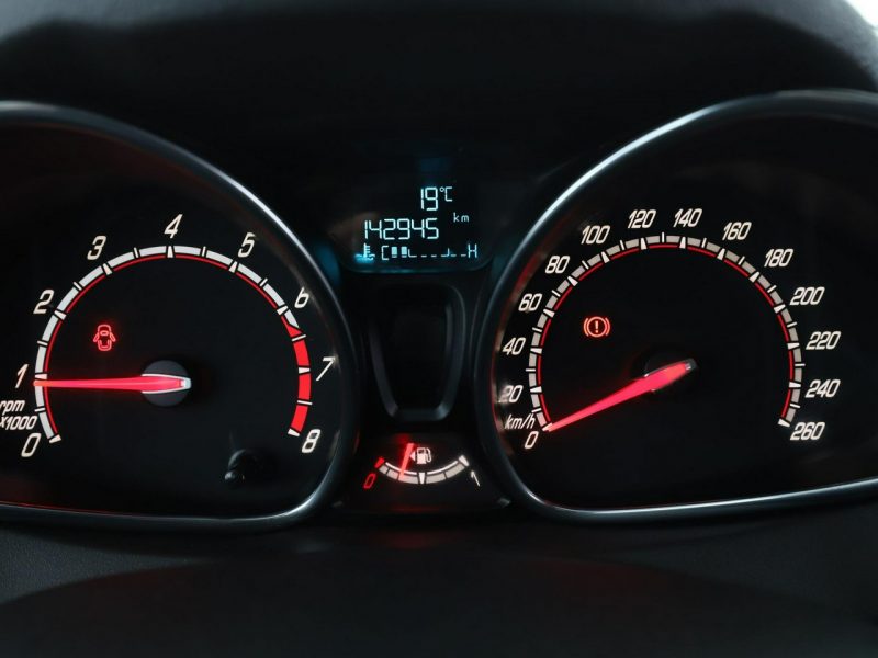 Ford Fiesta klima auto navi RECARO gzrane fotele kamera i czujniki parkowania Mk7 (2008-)