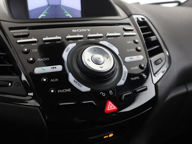 Ford Fiesta klima auto navi RECARO gzrane fotele kamera i czujniki parkowania Mk7 (2008-)