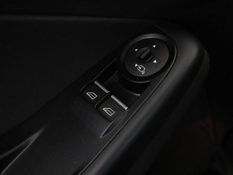 Ford Fiesta klima auto navi RECARO gzrane fotele kamera i czujniki parkowania Mk7 (2008-)