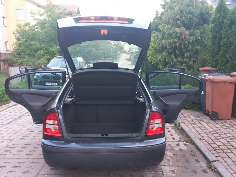 Škoda Octavia Salon PL 1.6 MPI 102 KM Klima Tour 1 właściciel 16 lat I (1996-2011)