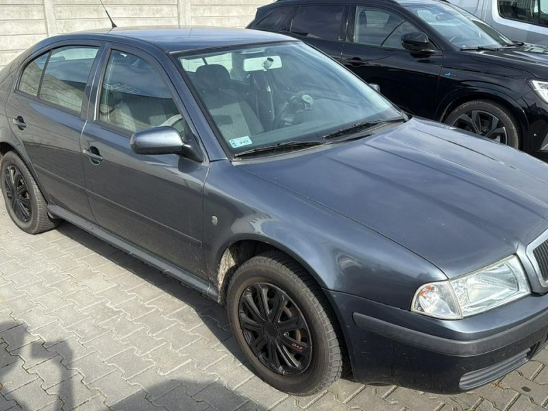 Škoda Octavia Salon PL 1.6 MPI 102 KM Klima Tour 1 właściciel 16 lat I (1996-2011)