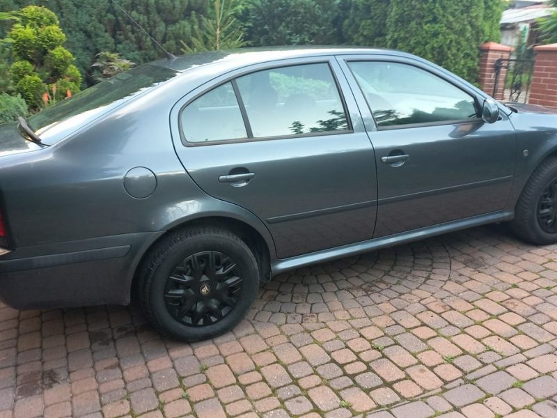 Škoda Octavia Salon PL 1.6 MPI 102 KM Klima Tour 1 właściciel 16 lat I (1996-2011)