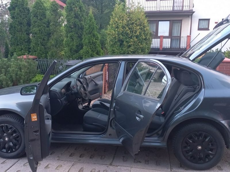 Škoda Octavia Salon PL 1.6 MPI 102 KM Klima Tour 1 właściciel 16 lat I (1996-2011)
