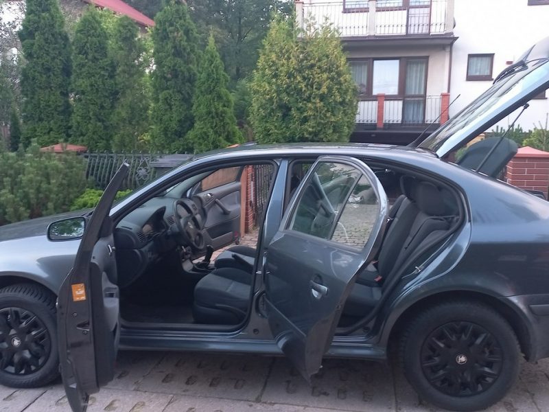 Škoda Octavia Salon PL 1.6 MPI 102 KM Klima Tour 1 właściciel 16 lat I (1996-2011)