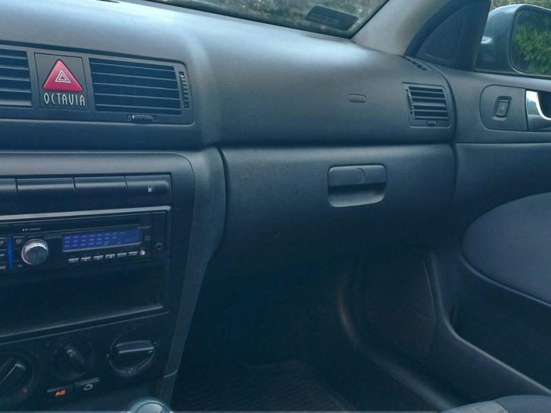Škoda Octavia Salon PL 1.6 MPI 102 KM Klima Tour 1 właściciel 16 lat I (1996-2011)
