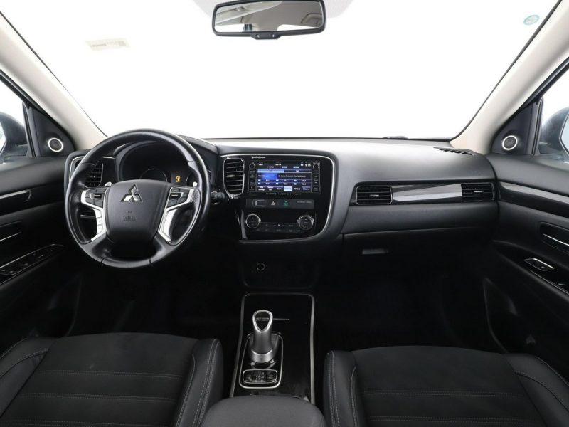 Mitsubishi Outlander PHEV automat 4x4 navi kamera grzane fotele hak tempomat III (2012-)